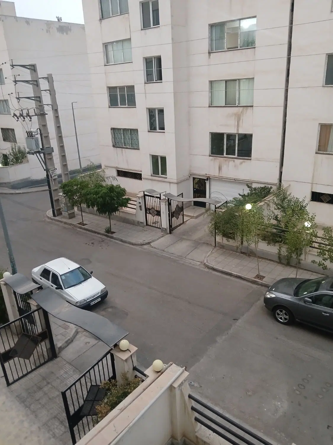 اجاره ۹۸ متری محله ۱بهترین لوکیشن فاز ۸