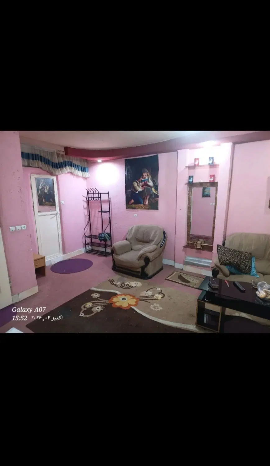 همخونه خانم بدون رهن