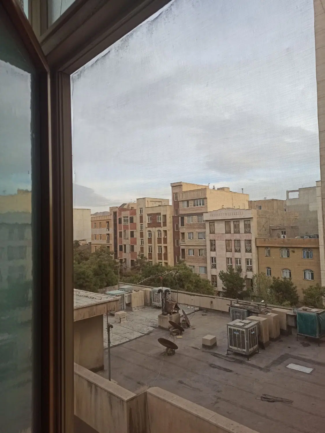 200متر بر ۱۰ تک برگ_همسایه آماده تجمیع بلوار و ۱۳۱