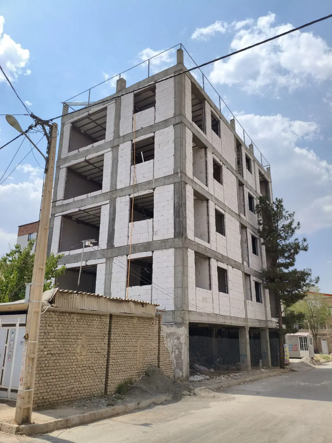 شهرک مدنی _ پارکینگ بدون مزاحم _ دوبر نور