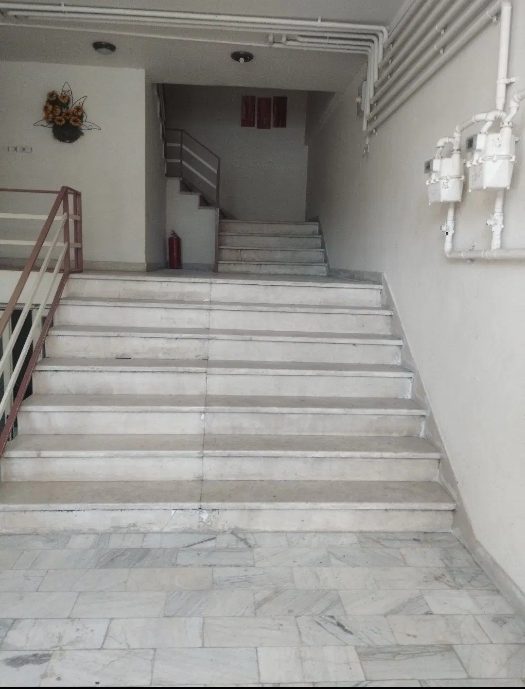 حافظ بر خیابان اصلی