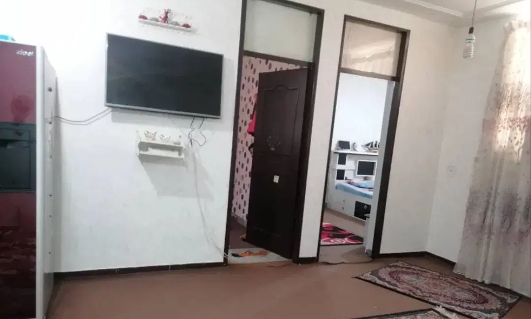 رهن واحد همکف  75متری در اصلی اقبال دو خوابه