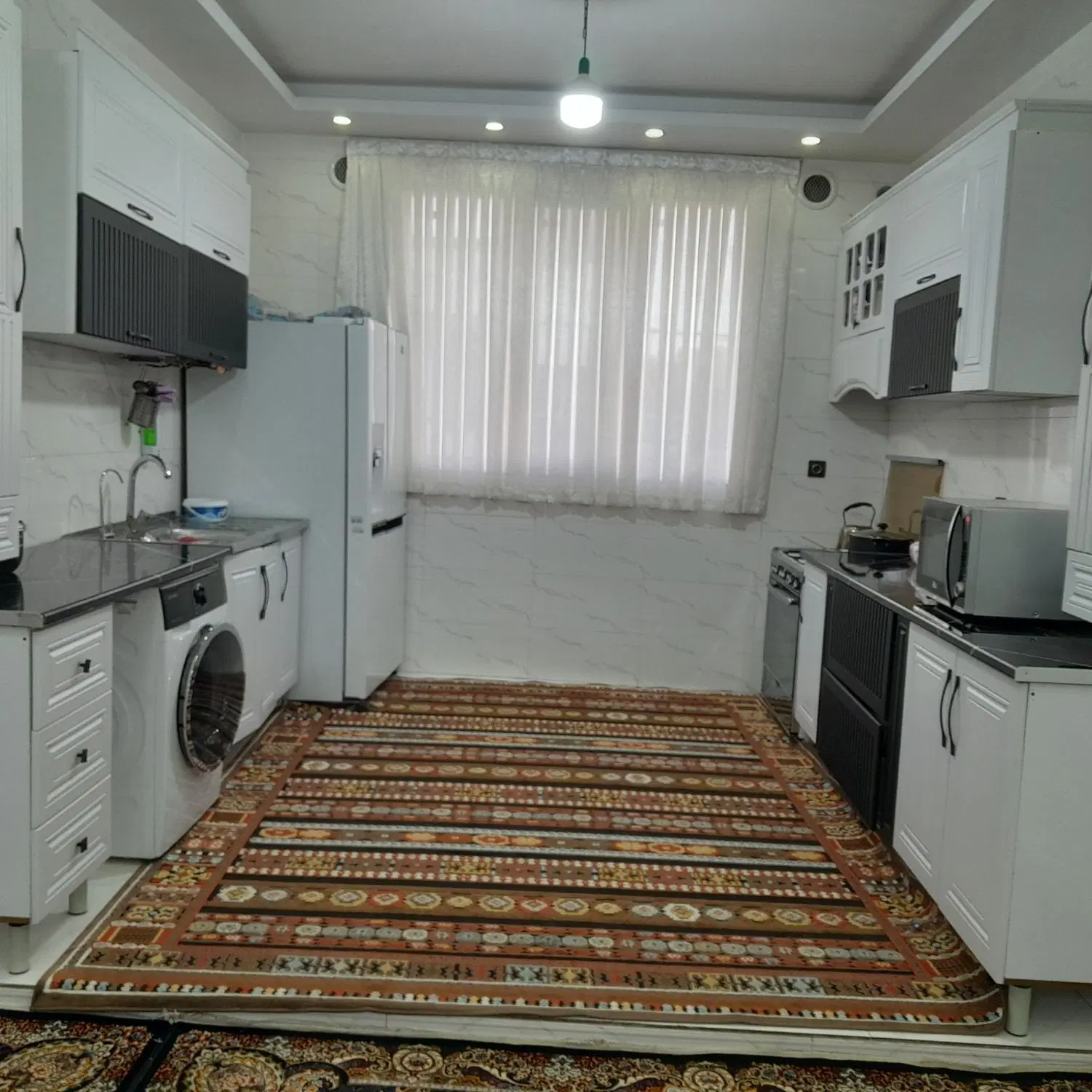 خانه ۹۳متری نوساز طبقه‌ی اول بسیار تمیز