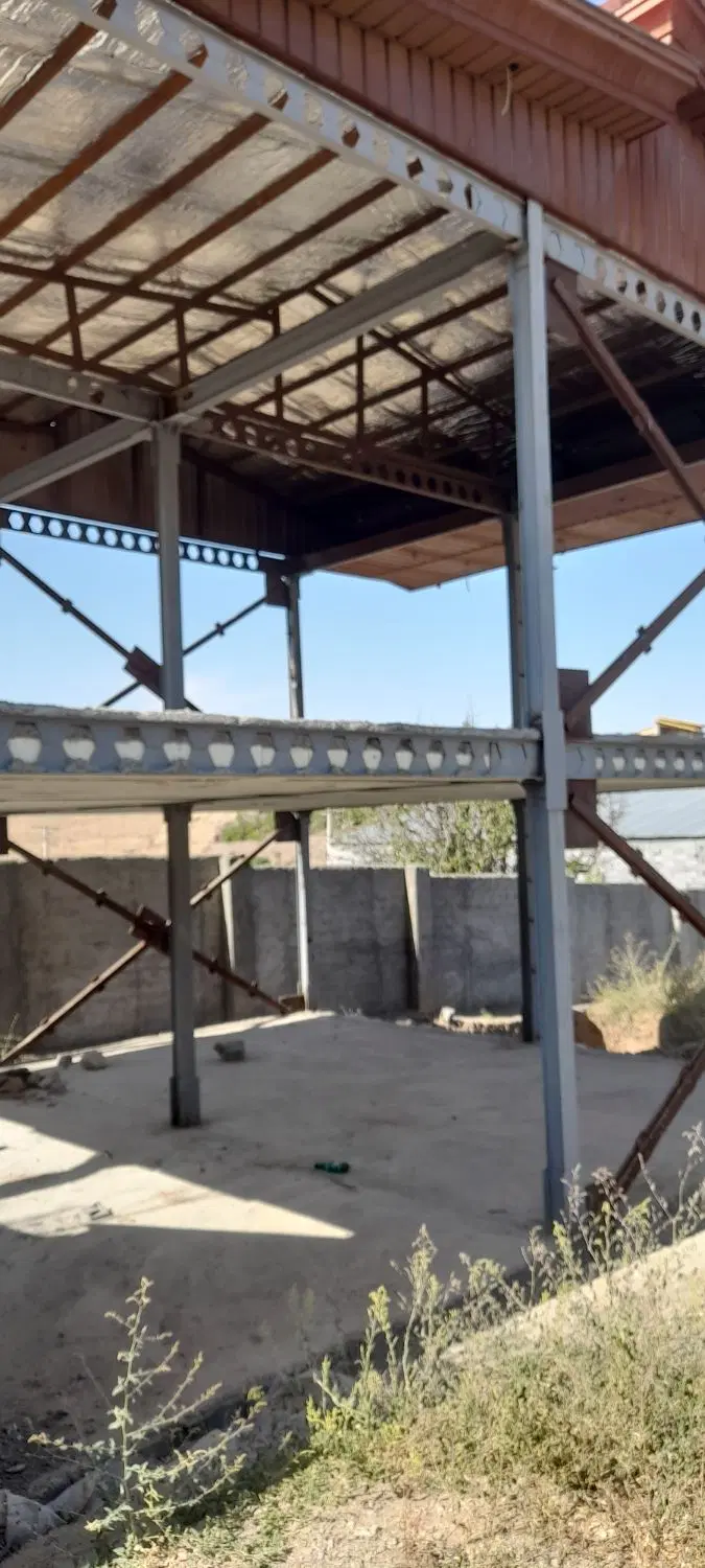 750متر دارای 2طبقه بنا در حال ساخت،