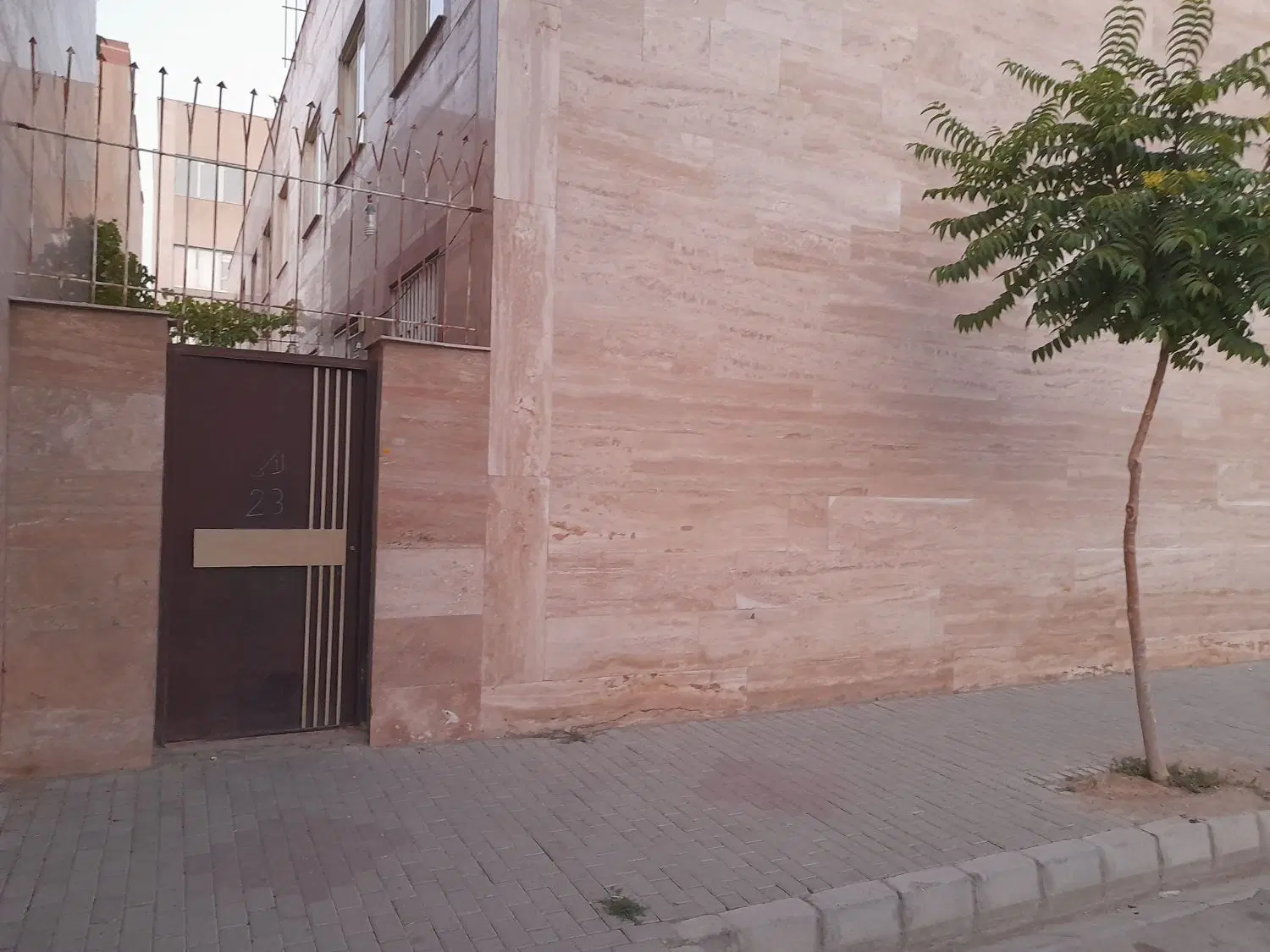 ویلایی همکف دونبش محله۹ سلمان معاوضه با سه خوابه