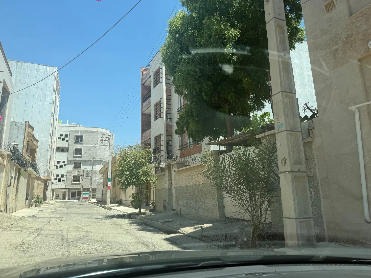 فروش ویلایی ۲۲۰ متری لوکس باسازی شده