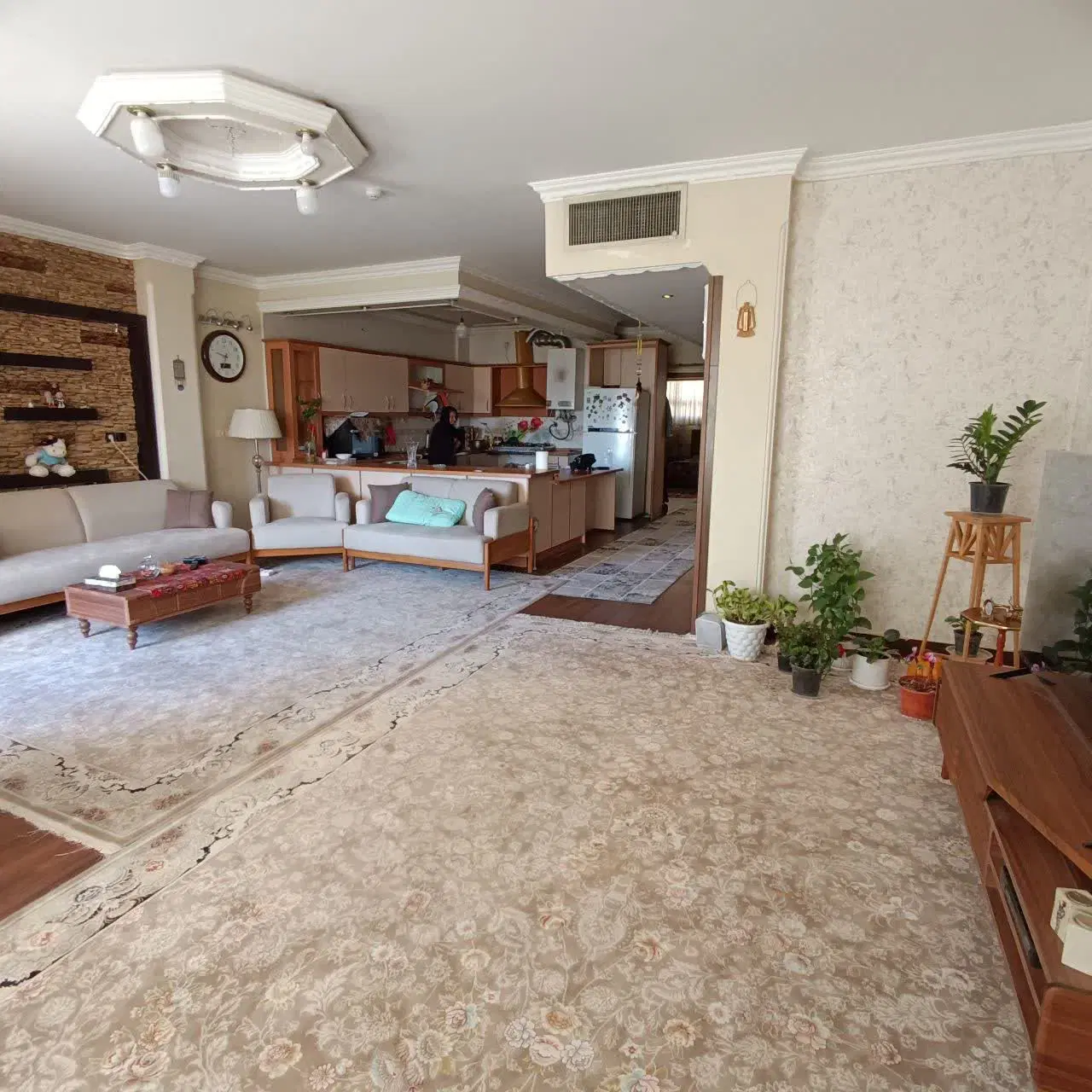 یک خواب ۱۰۰ متری حیاط نمیه اختصاصی
