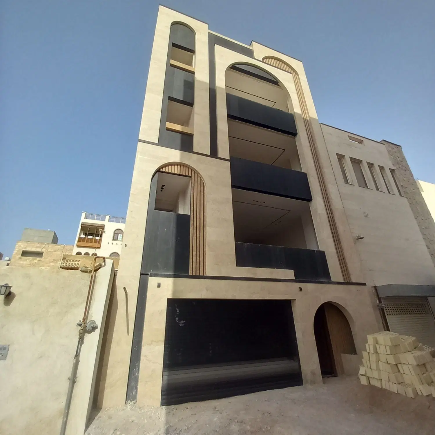 واحد ۱۲۷ متری
