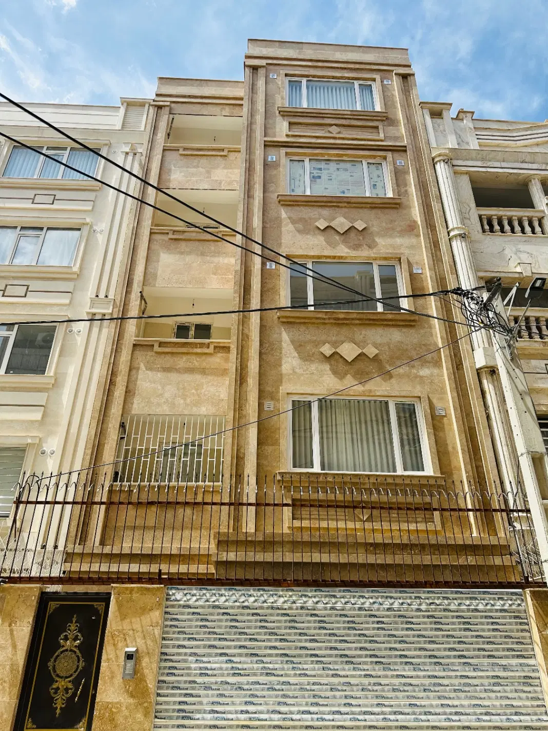 اپارتمان ۹۳ متری نوساز فروشی وحیدیه شهریار