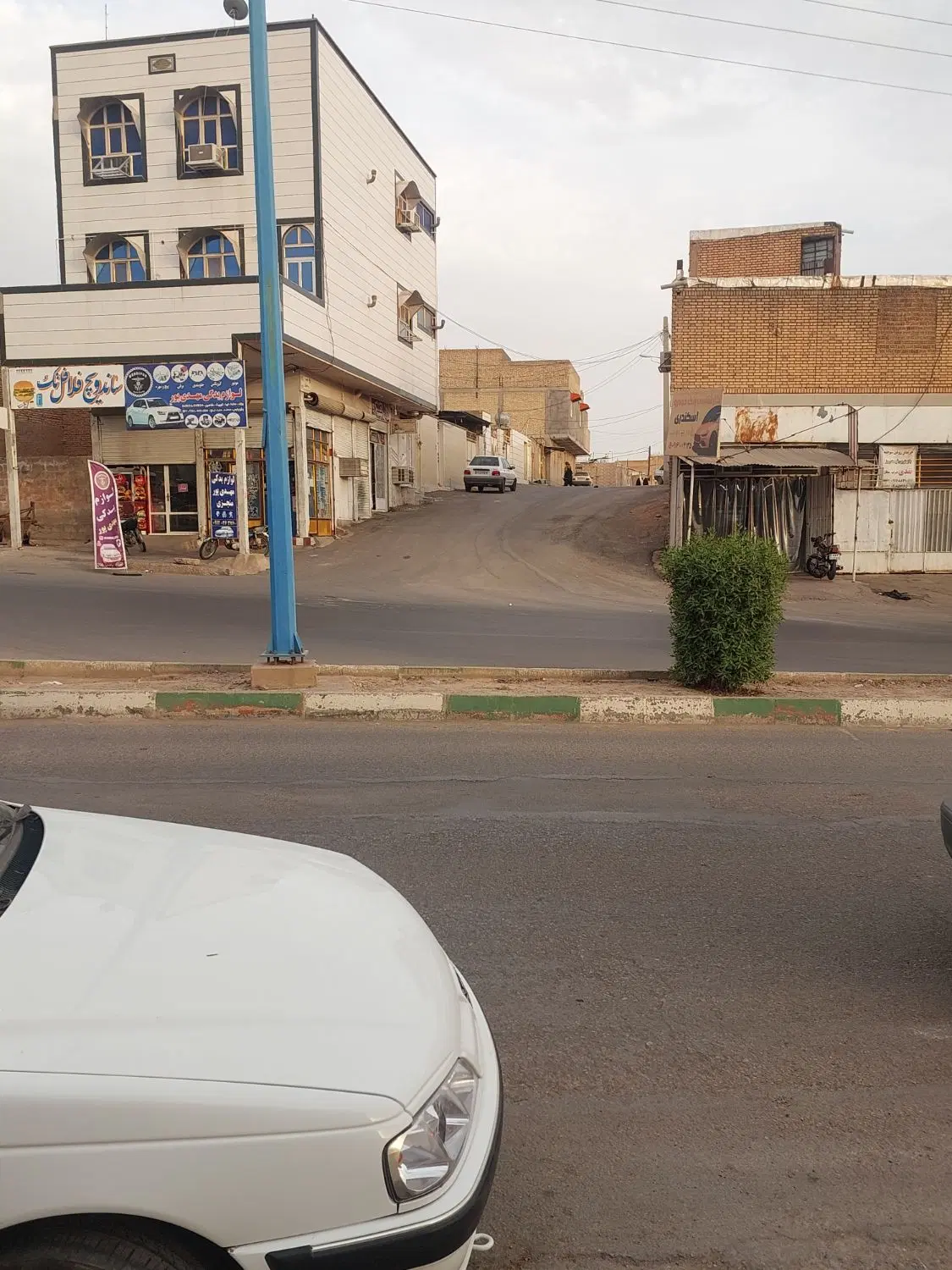 فروش ملک تجاری سر ۲۰۰متری جاده صاحب