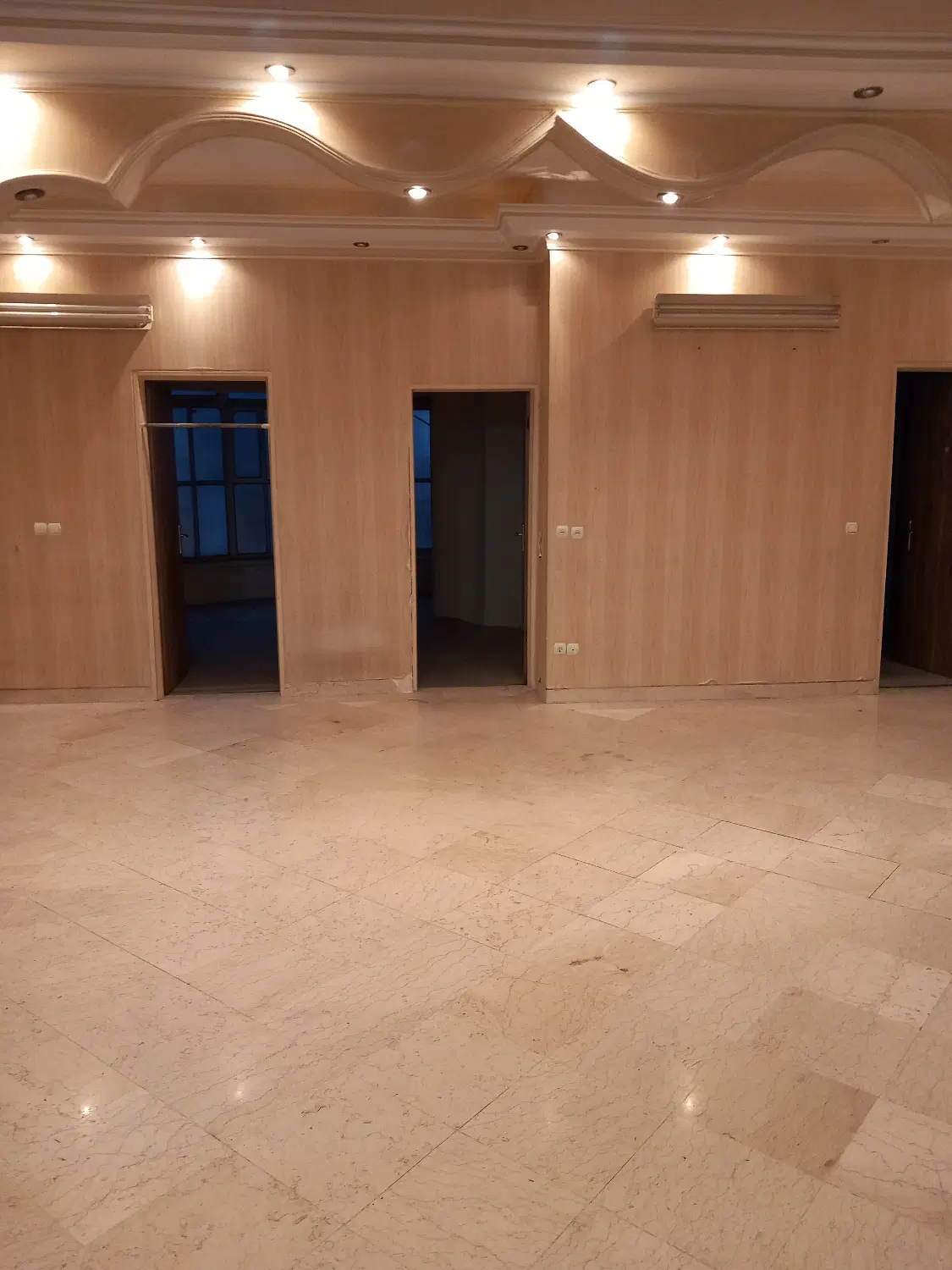 اپارتمان ۱۱۰ متری دو کله محدوده پاستور - زیر قیمت