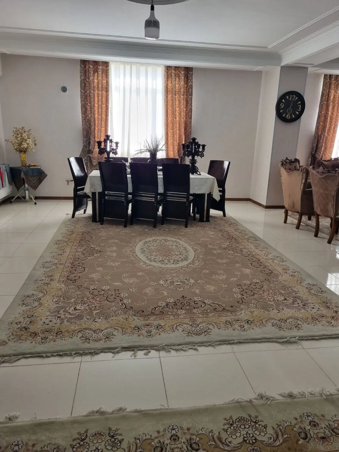 آپارتمان ۲۱۰متری