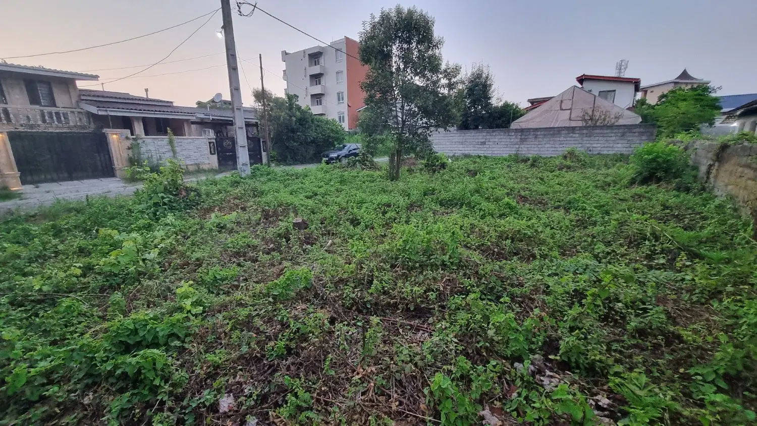 ۳۴۹ متر سنددار مسکونی با پروانه ساخت