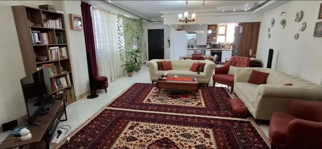 ۹۰ متری _ فول امکانات _ خوش نقشه