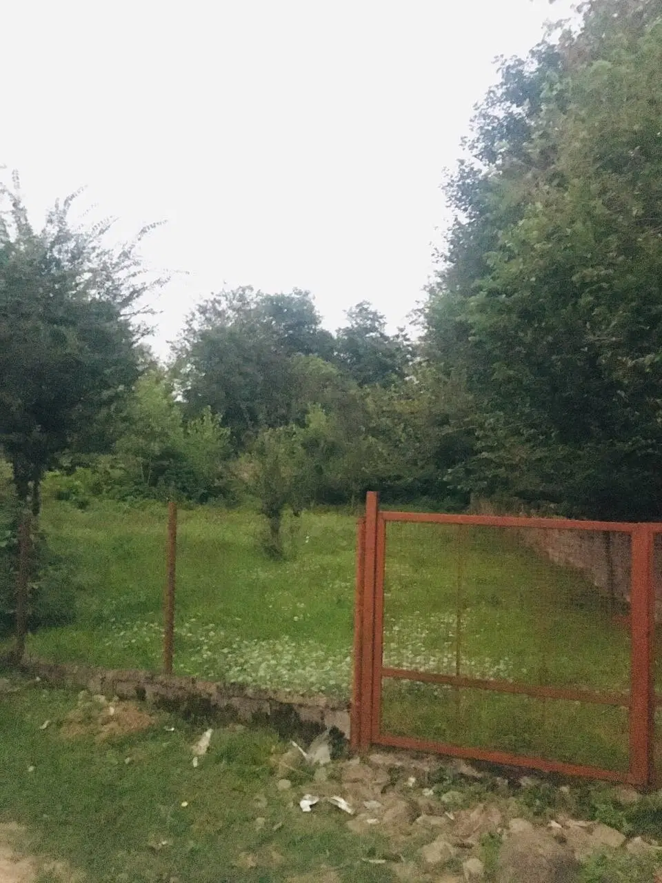 زمین در خاله سرا