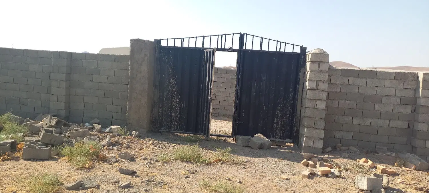 زمین چهار دیواری فروش