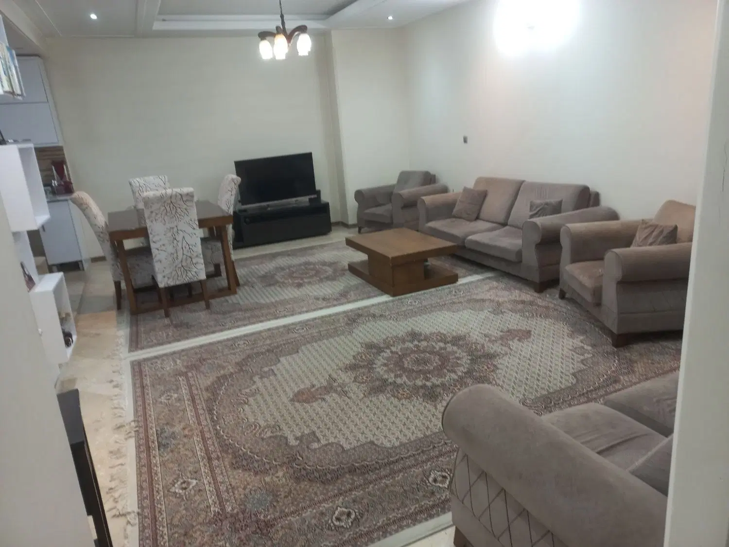 فروش آپارتمان ۸۳ متری پیروزی شکوفه
