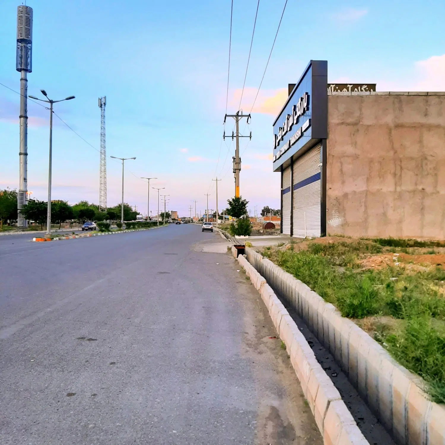 زمین تجاری و مسکونی