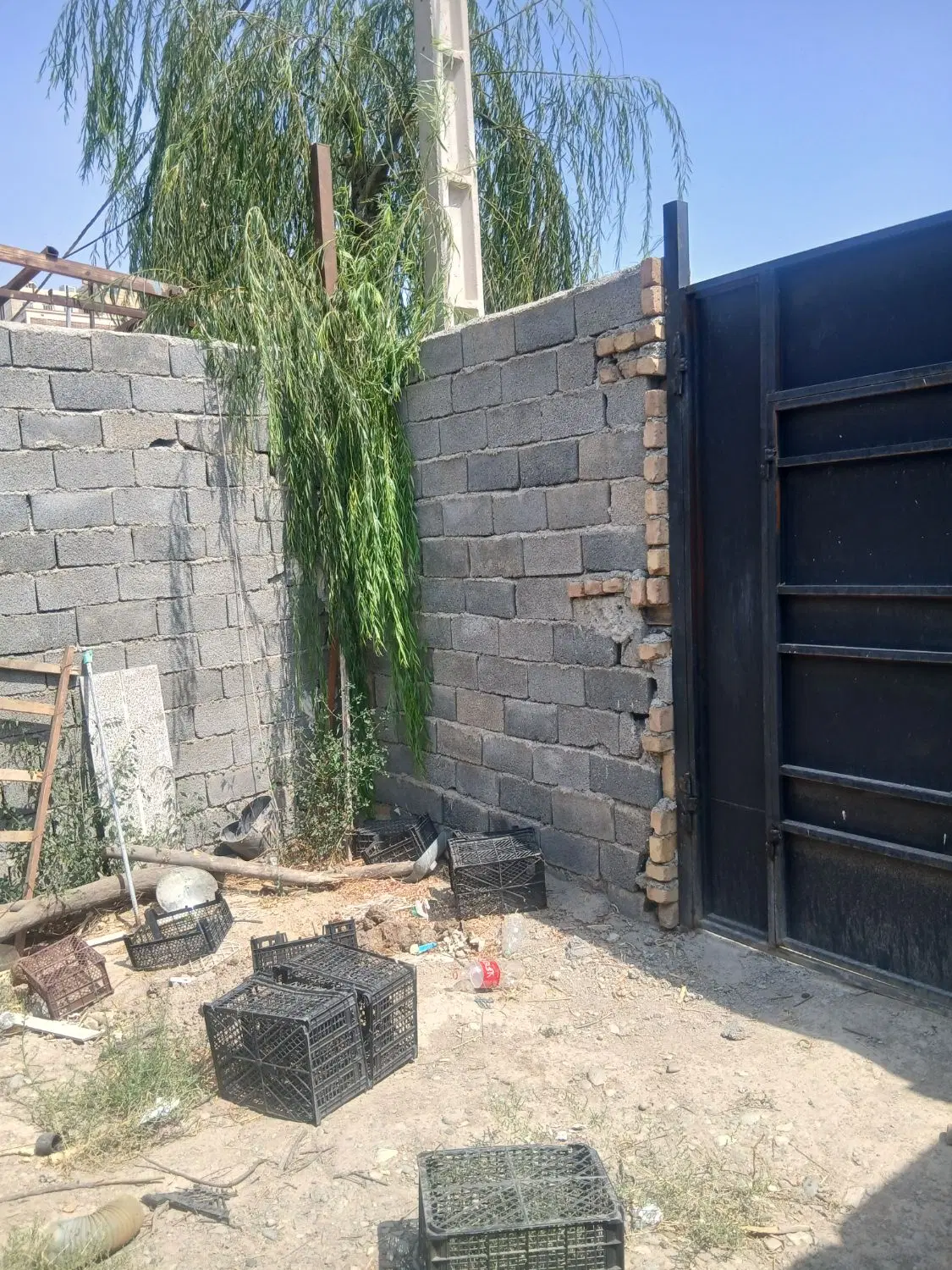 باسلام خانه ویلایی نیمه سازفروشی۱۲۶ متر جای دنج