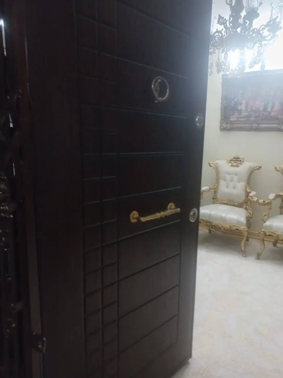 یک واحد آپارتمان ۶۱ متری در مطهری