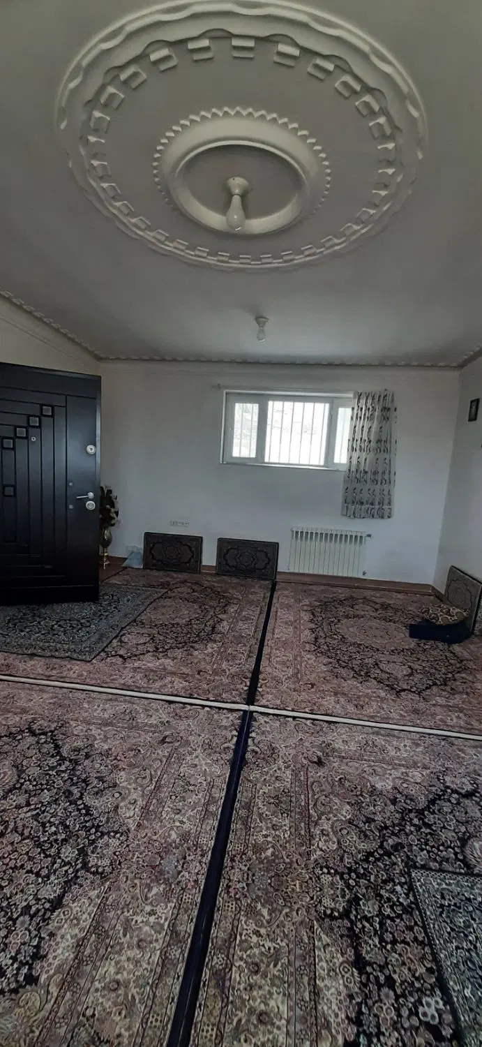 فروش دوطبقه مسکونی واقع درکریم آباد خیابان ۱۱۵