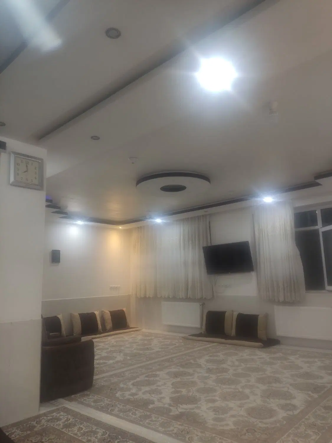ساختمان مسکونی