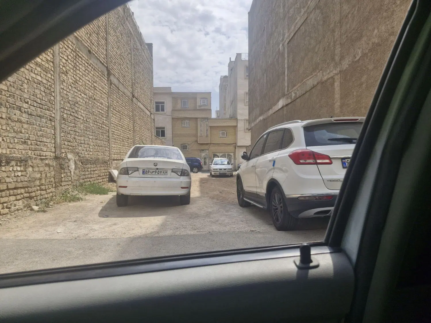 زمین ۲ بر واقع در کامفیروزی