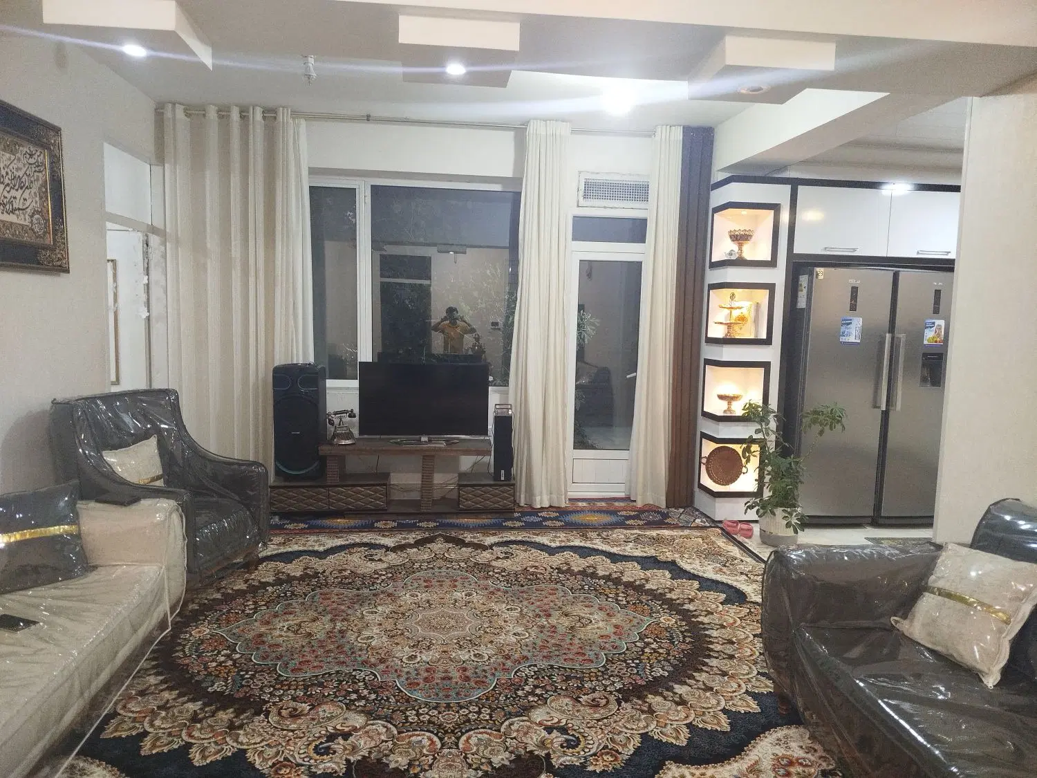 اشکفتک((سندار)) نزدیک لب خط