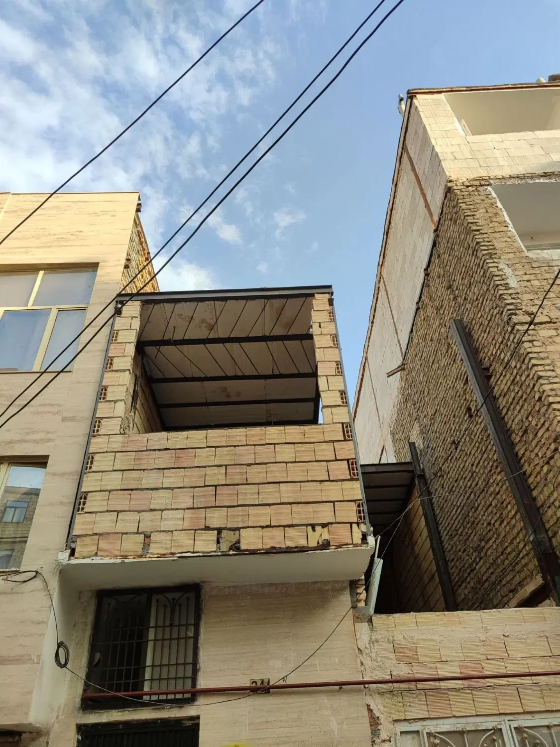 خانه دور قاب