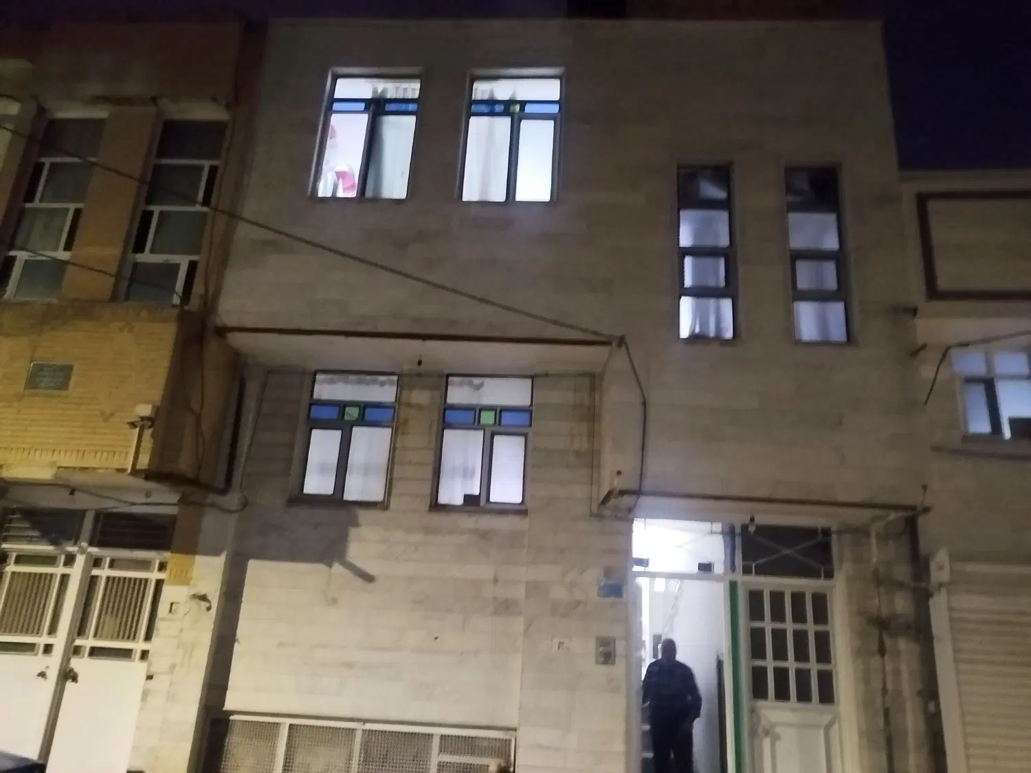 منزل ویلایی سه طبقه در توحید سند شش دانگ