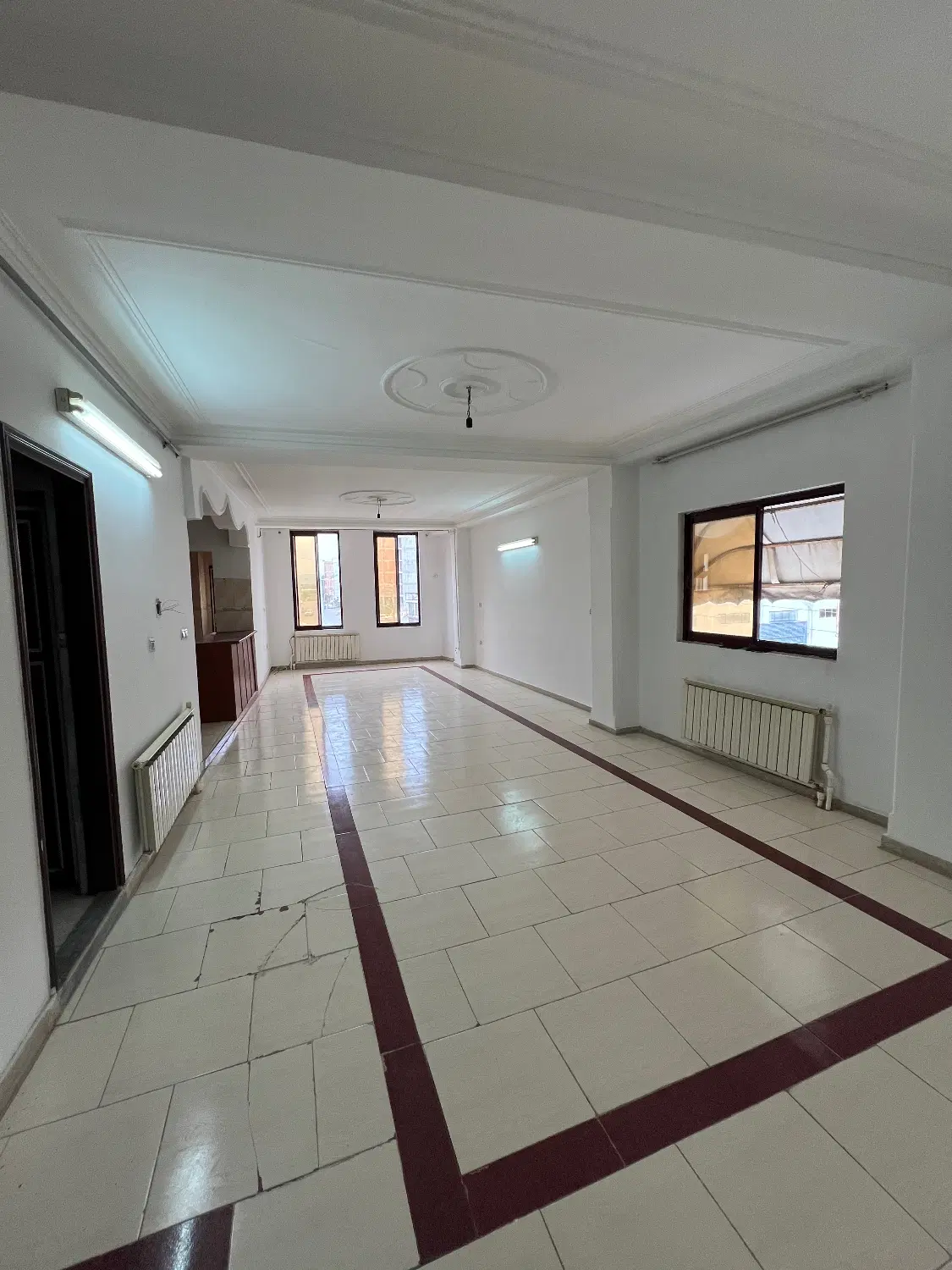 آپارتمان صد متری