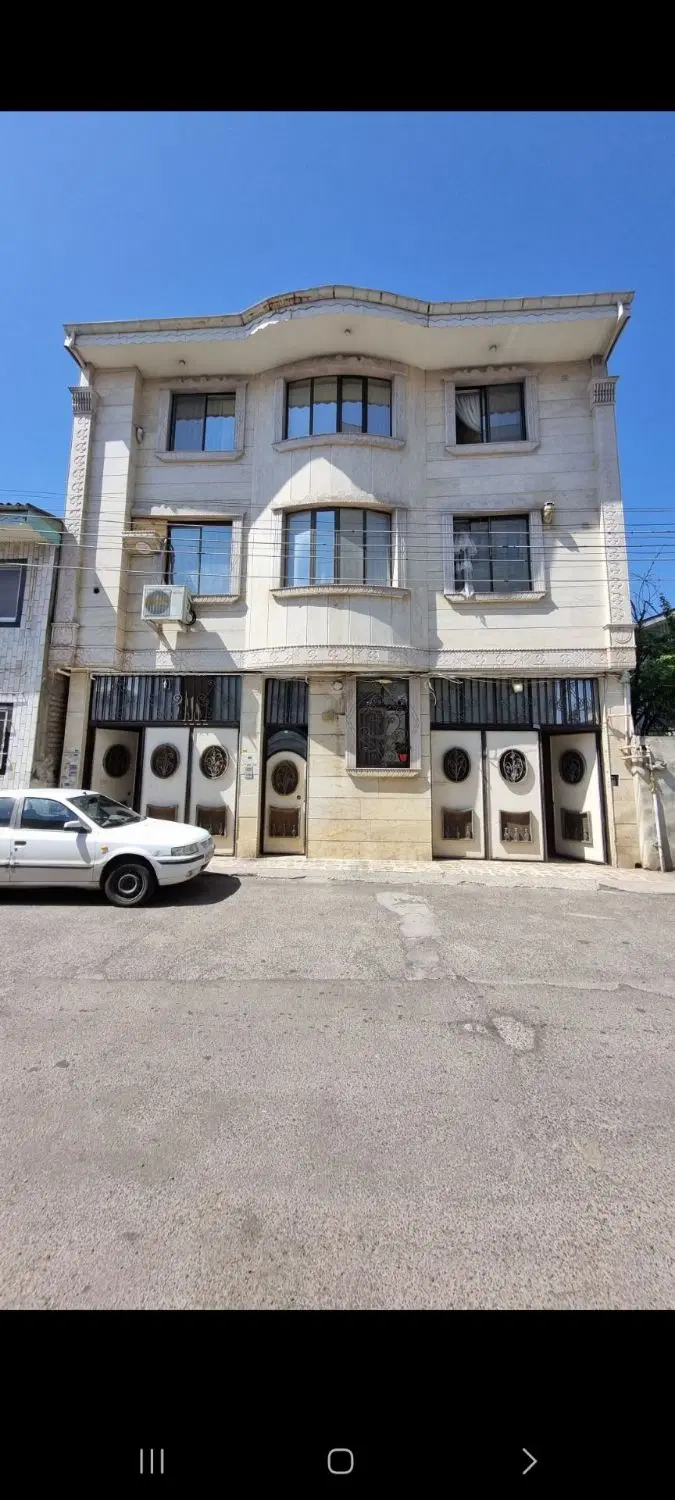 یک واحد اپارتمان ۱۱۷مترراه پله جدا ۱۰۵حیاط