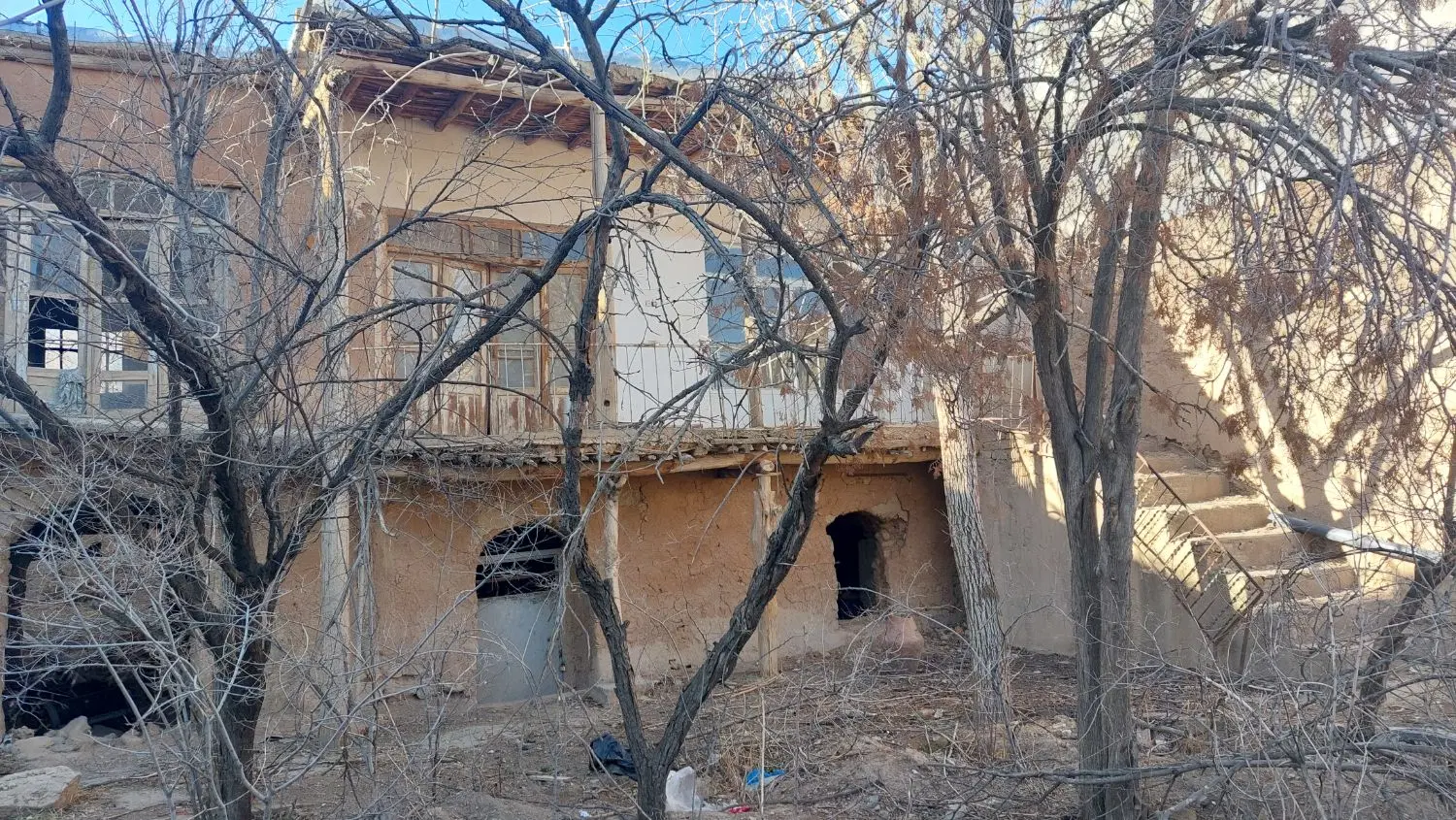 یکباب خانه کلنگی روستایی در انجدان طرح هادی