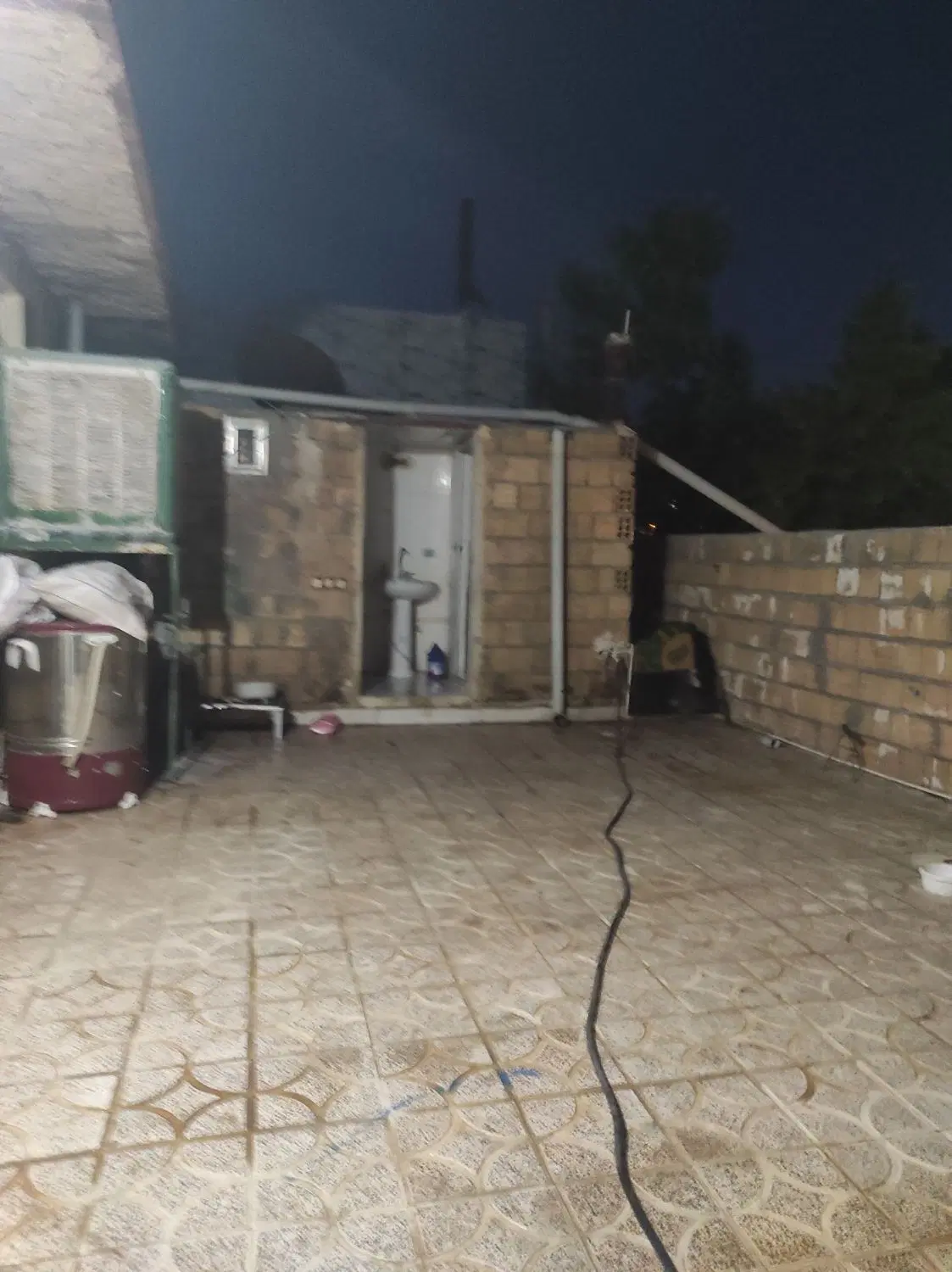اجاره طبقه بالا حیاط دار