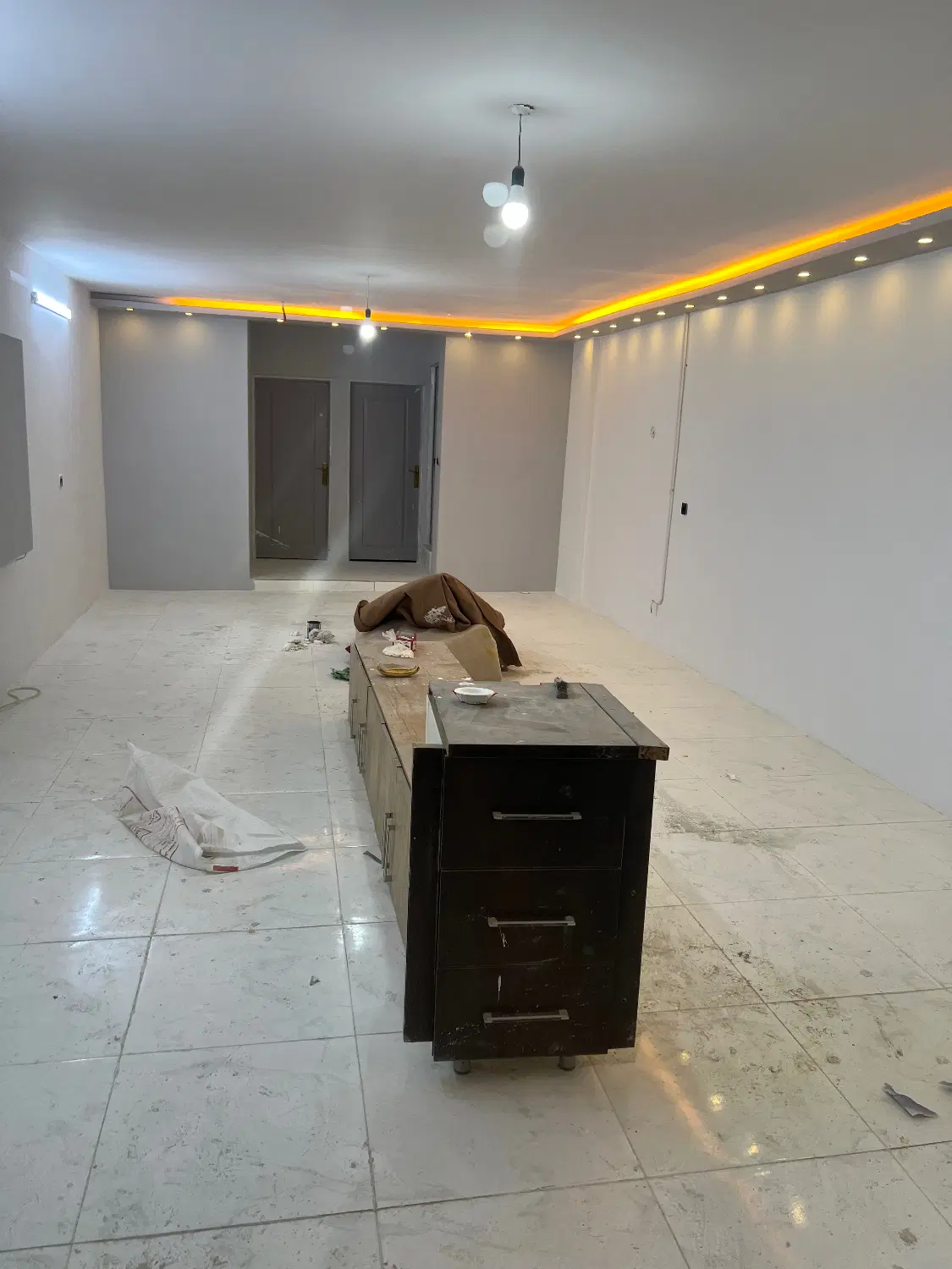 اپارتمان 120متر طبقه دوم حاشیه خیابان ۲۰ متری