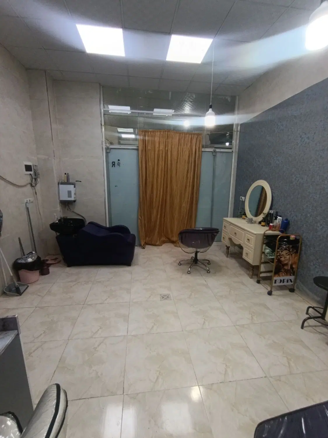 مغازه خیابان اصلی