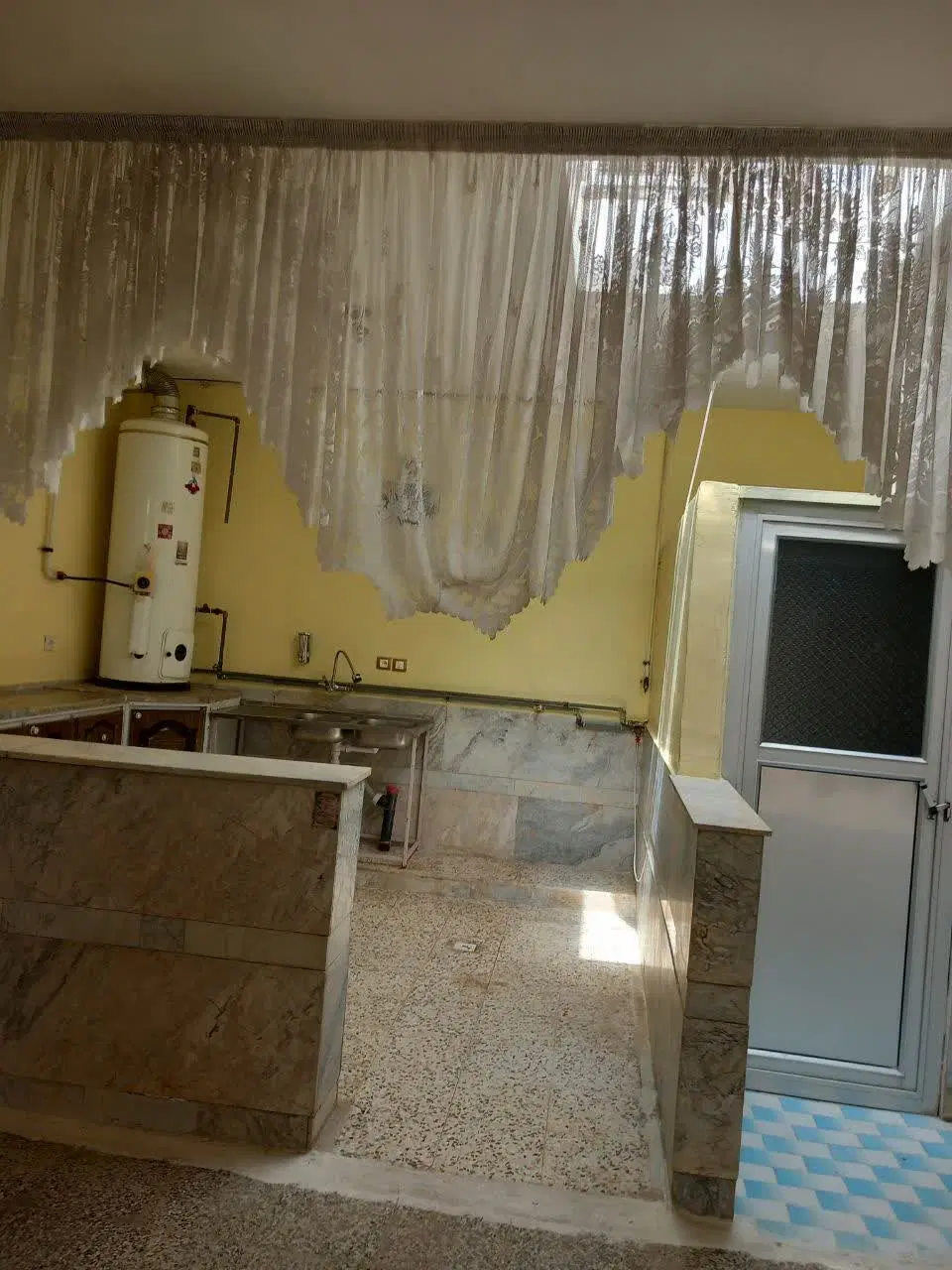 منزل 100 متری واقع در خیابان مجاهد امیرآباد