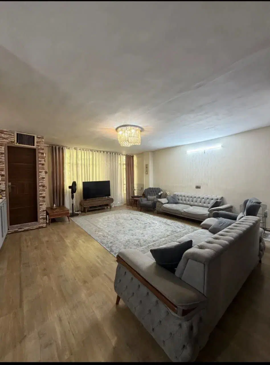 خانه نیمه ویلایی
