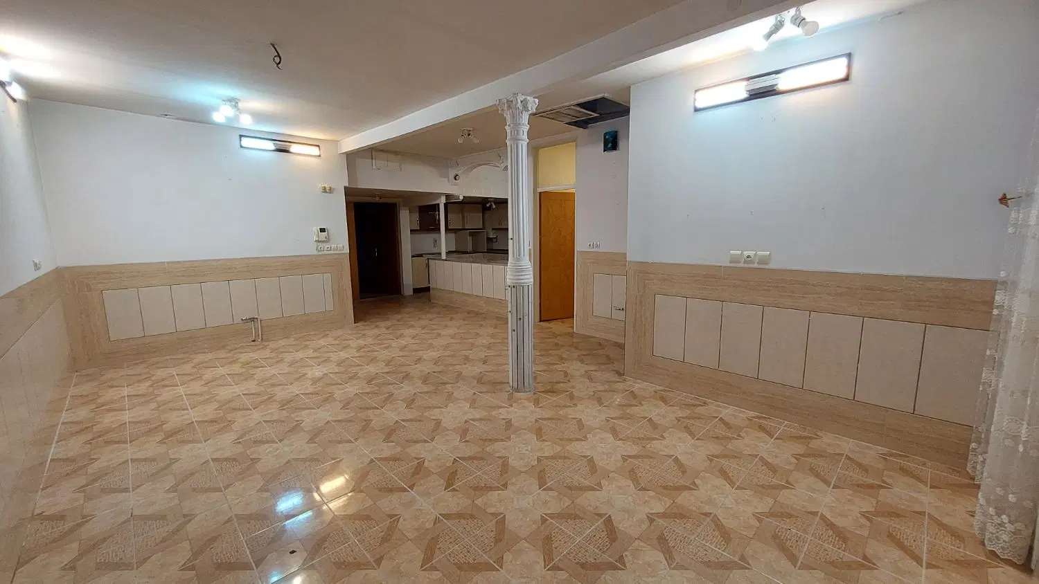 دربست همکف چهار راه مجاهد