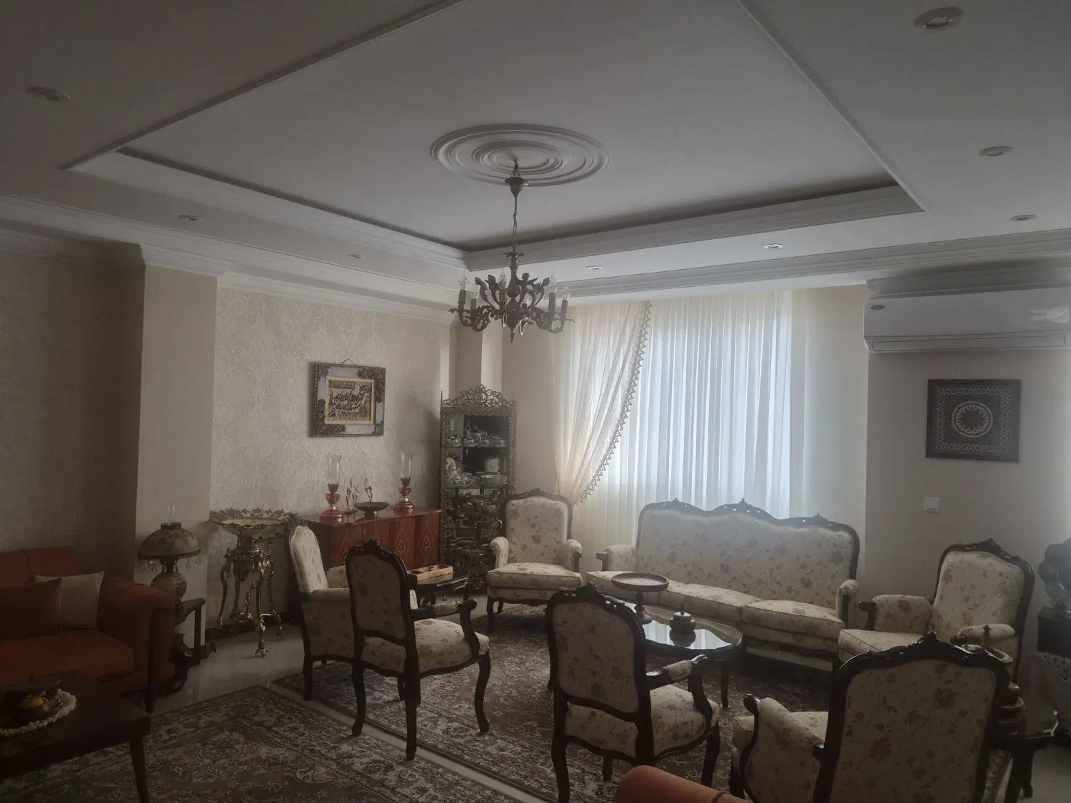 فروشی واحد 90 متری فول امکانات