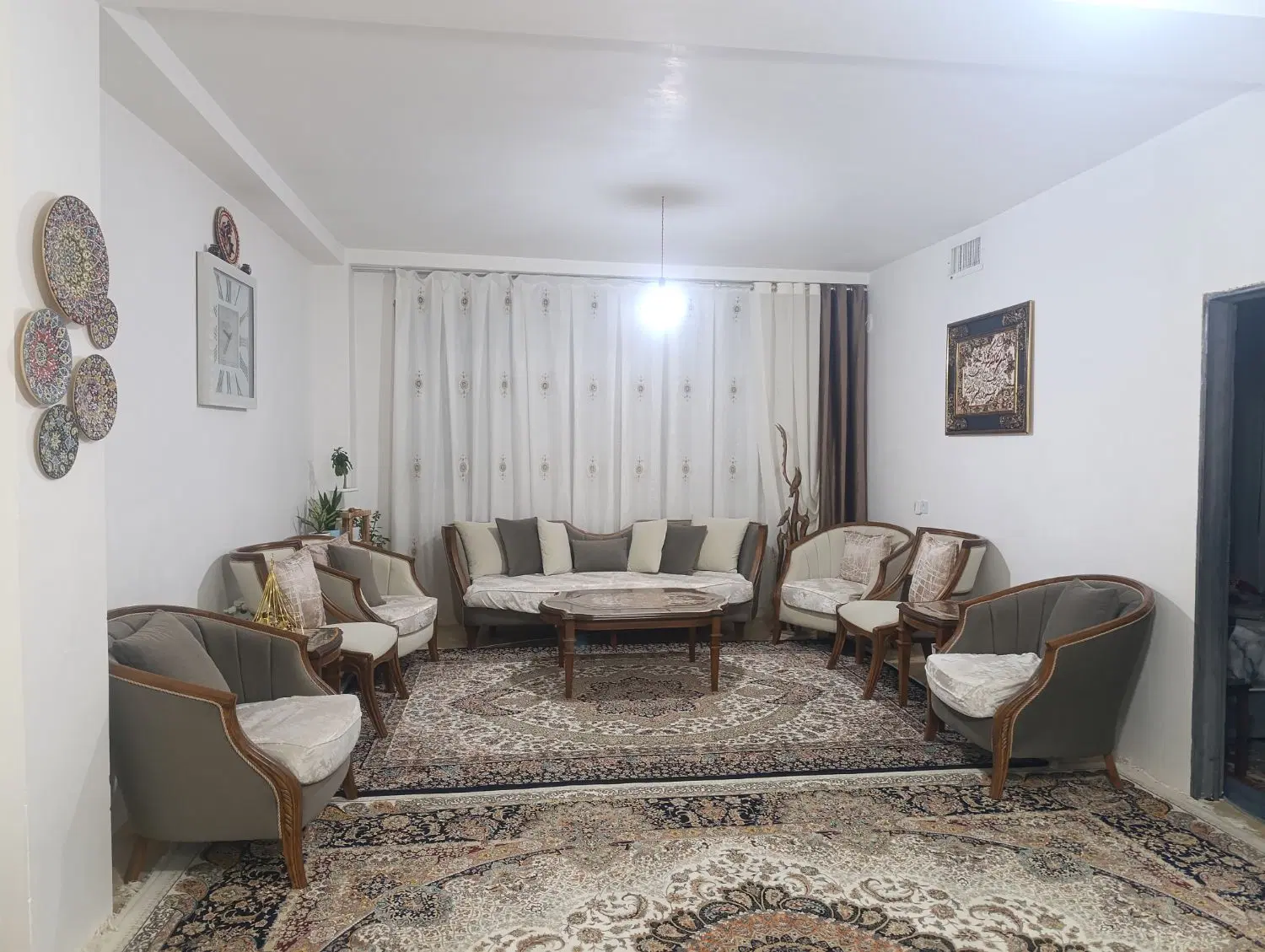 آپارتمان تک واحدی ظفر