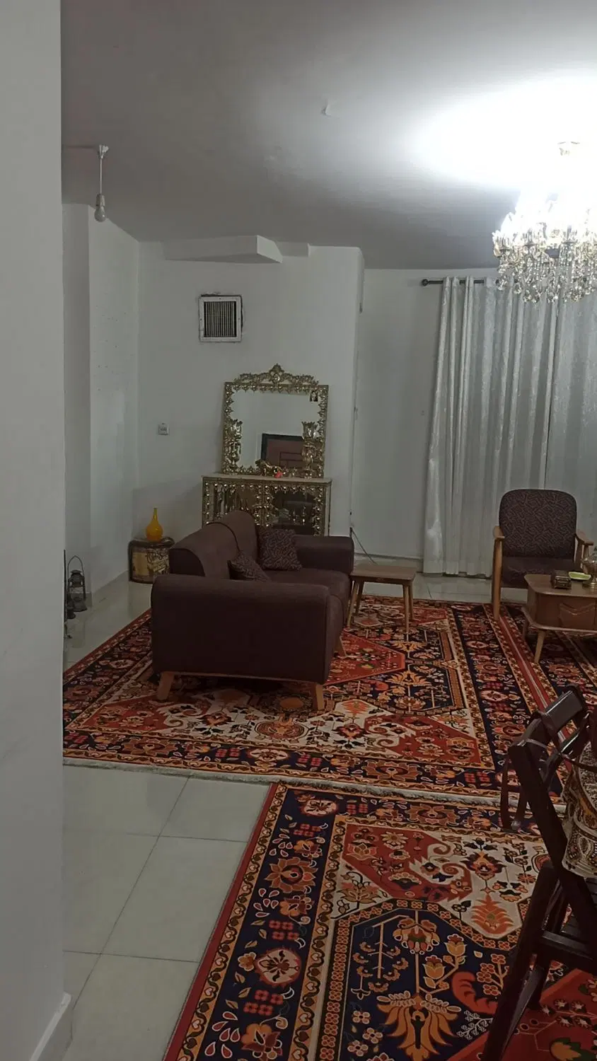 واحد ۱۰۰متری رو به نما گلشهر