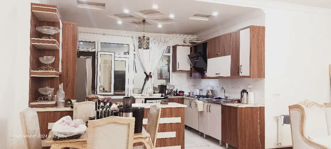 آپارتمان ۹۵ متری خ عزیزخانی