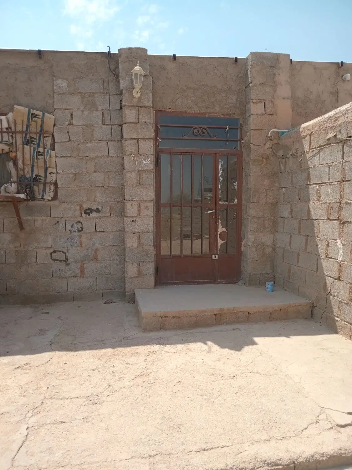 خانه ی اجاره ای به اتباع هم داده می‌شود (رضاآباد)