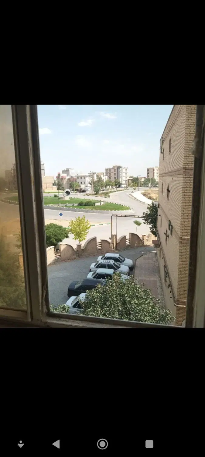آپارتمانی درحدود۷۰متردر ۸۱هکتاری مجتمع همت