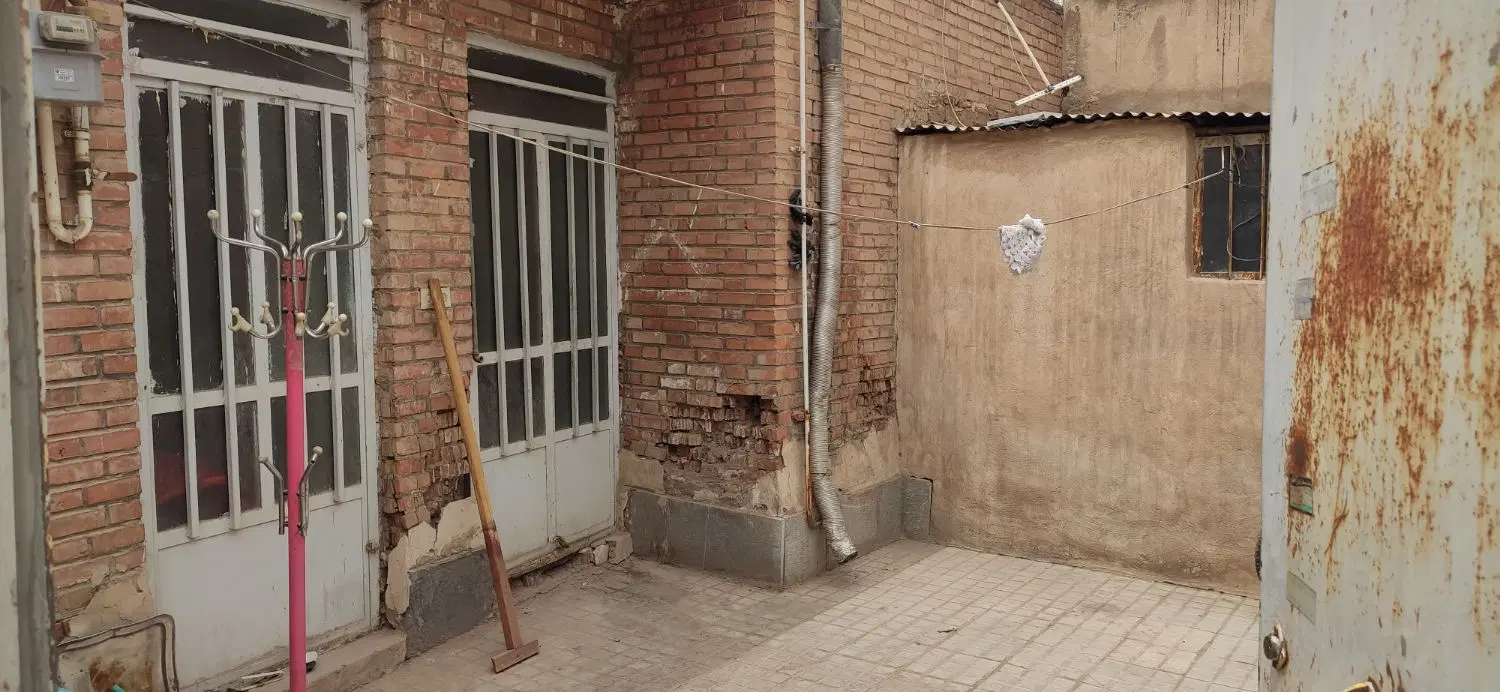 اجاره ویلایی ۱۲۰ متری در خواجو،مناسب انبار و کار