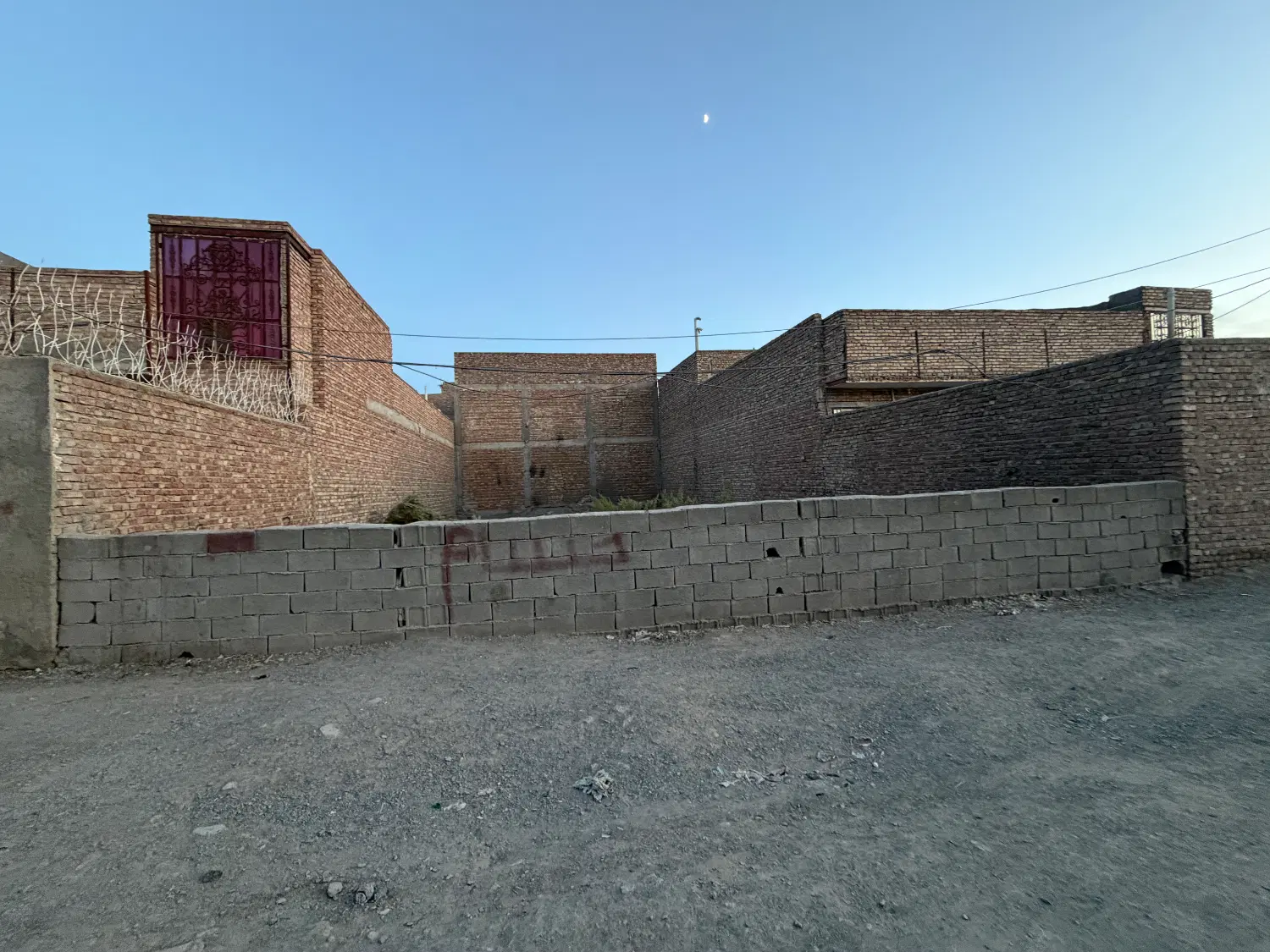 زمین سیاهدک خیابان امام حسین