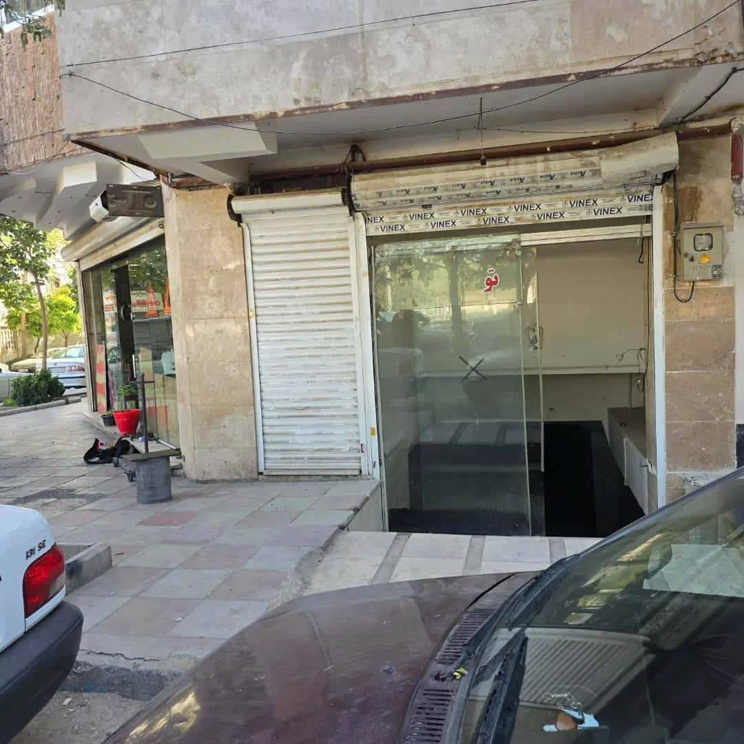 ۱۳۰ متر زیز زمین تجاری ورودی ملک ۲ متر شاهینویلا