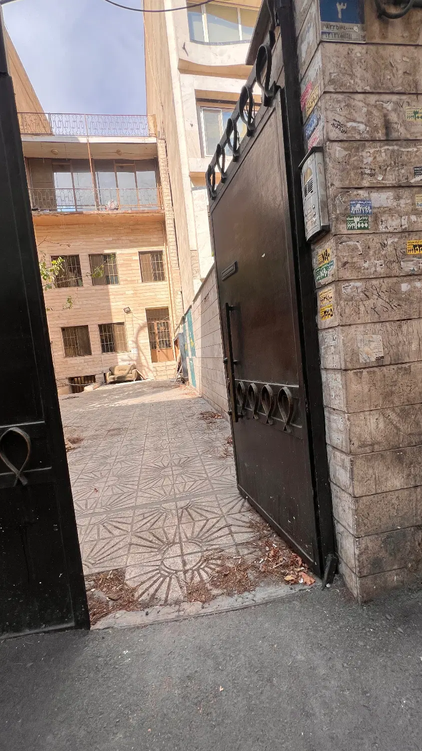 اجاره ی ملک دربست حیاط دار