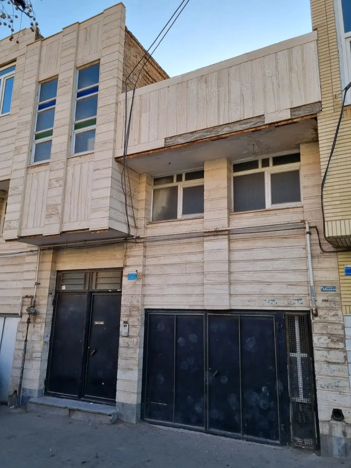 فروش منزل ویلایی ۲ طبقه در خ. ۱۸ متری قدس
